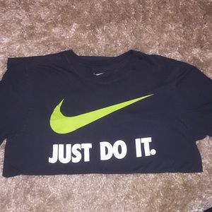 NIKE T-SHIRT